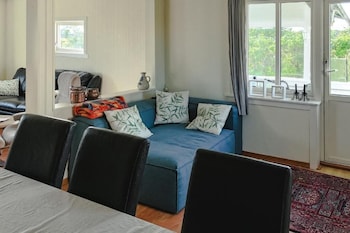 Det Huset Pa Landet,,2 star
