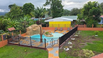 Rusticas Dani & Fam,,3 star