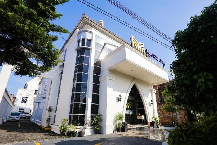 madina inn hotel and hostel yogyakarta