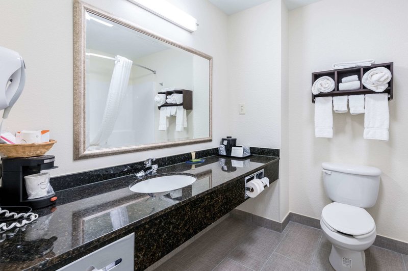 baymont inn and suites huntsville airport madison