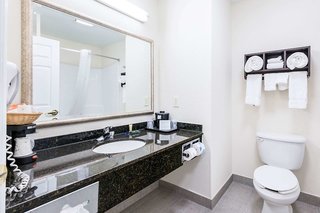 baymont inn and suites huntsville airport madison