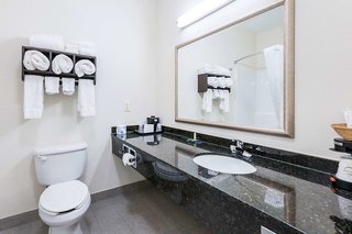 baymont inn and suites huntsville airport madison