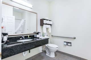 baymont inn and suites huntsville airport madison