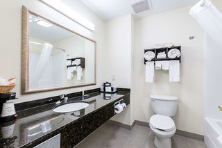 baymont inn and suites huntsville airport madison