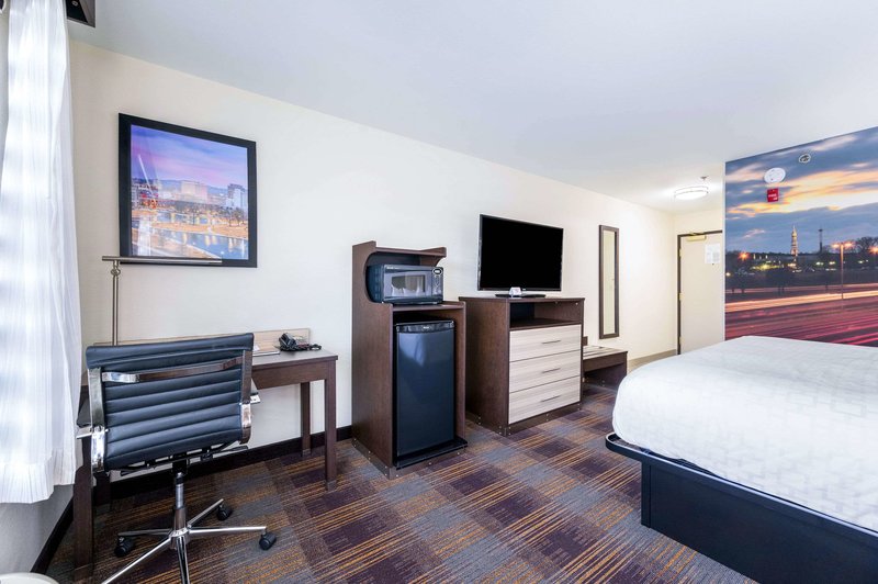 baymont inn and suites huntsville airport madison