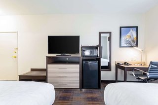 baymont inn and suites huntsville airport madison