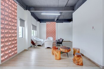 Townhouse Oak Near The Park Mall Solo,,3 star