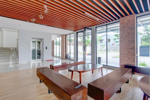townhouse oak near the park mall solo