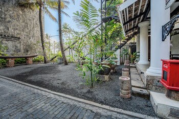 secret beach ahangama galle