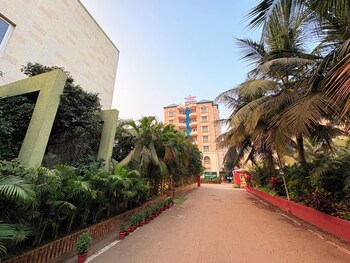 wildberrys suites baliapanda rd