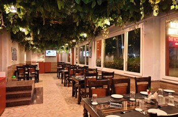 wildberrys suites baliapanda rd