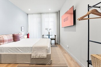 guestready the cats studios