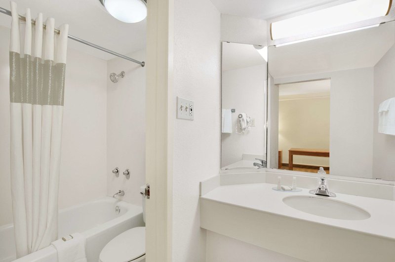 baymont inn and suites longview