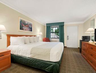 baymont inn and suites longview