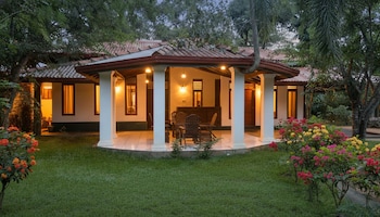 kingfisher resort and retreat sigiriya