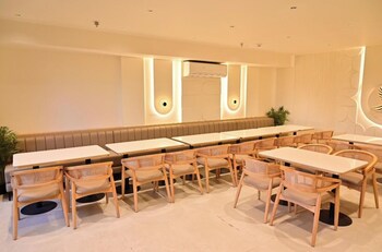 Skyden Hotel,,2 star