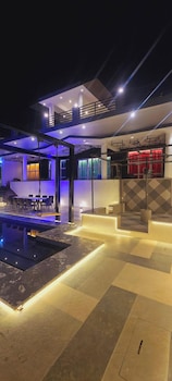 H2o Mountains Lgatpuri,,2 star