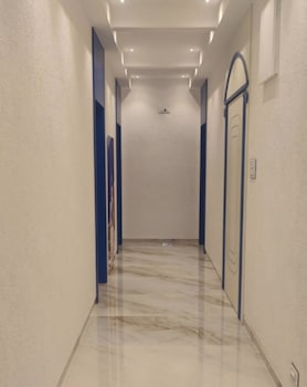 H2o Blanca Lgatpuri,,2 star