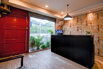 Green Arcade By Brill Room,,3 star