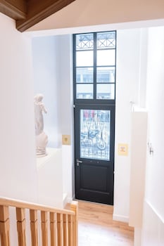 lofus art suites
