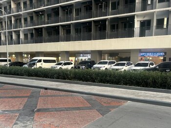shore residences moa staycation