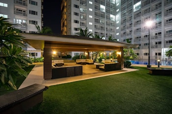 shore residences moa staycation