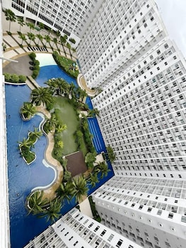 shore residences moa staycation