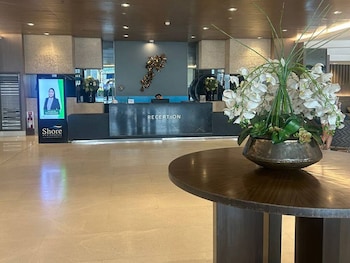 shore residences moa staycation