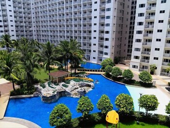 shore residences moa staycation
