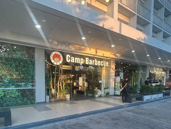 shore residences moa staycation