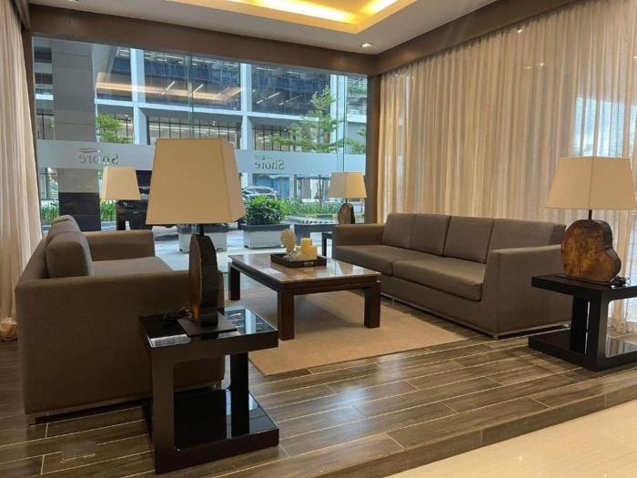 shore residences moa staycation