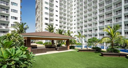 shore residences moa staycation