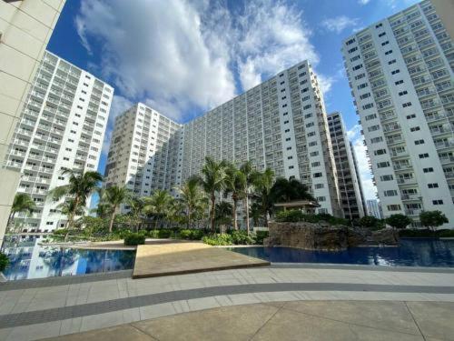 shore residences moa staycation