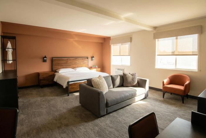 the outrider hotel