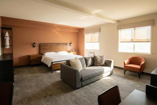 the outrider hotel
