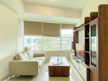 comfy and spacious 3br with extra room grand kamala lagoon apartment by travelio