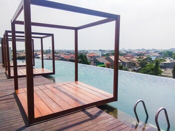 well furnished and cozy stay studio grand kamala lagoon apartment