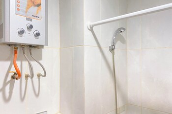 Cozy And Good Living 1Br At Grand Kamala Lagoon Apartment,,2 star