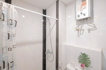 cozy and good studio at grand kamala lagoon apartment