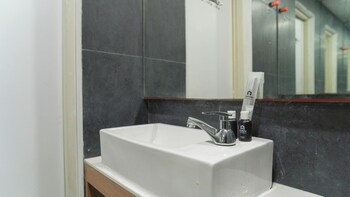 enjoyable spacious 2br space at apartment teluk intan