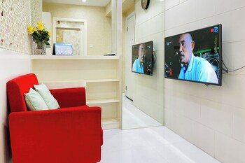 Vibrant Look 2Br At Apartment Green Pramuka City,,2 star
