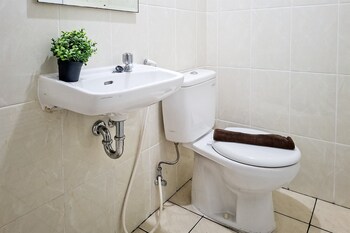 Comfortable And Delightful Studio At Apartment M-Town Residence,,2 star