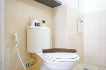 Cozy And Warm Studio At Podomoro Golf View Apartment,,2 star