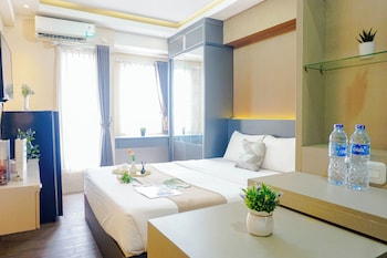 Cozy And Warm Studio At Podomoro Golf View Apartment,,2 star