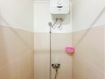 cozy living studio near merr at bale hinggil apartment