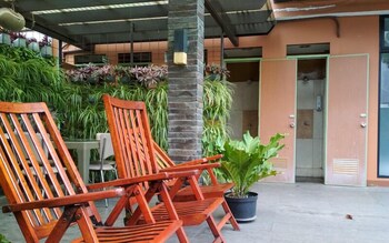 spacious white 3br at grand setiabudi apartment
