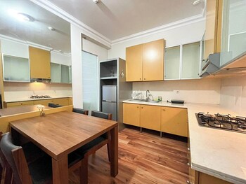spacious white 3br at grand setiabudi apartment