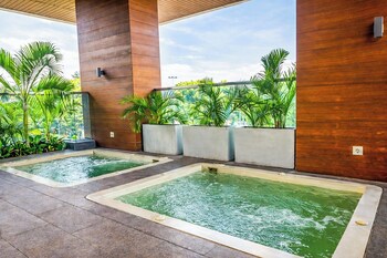 spacious 3br for 6 pax at capitol suites apartment