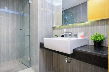 spacious 3br for 6 pax at capitol suites apartment