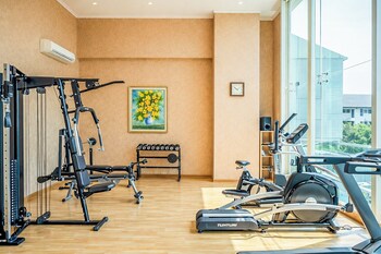 spacious 3br for 6 pax at capitol suites apartment